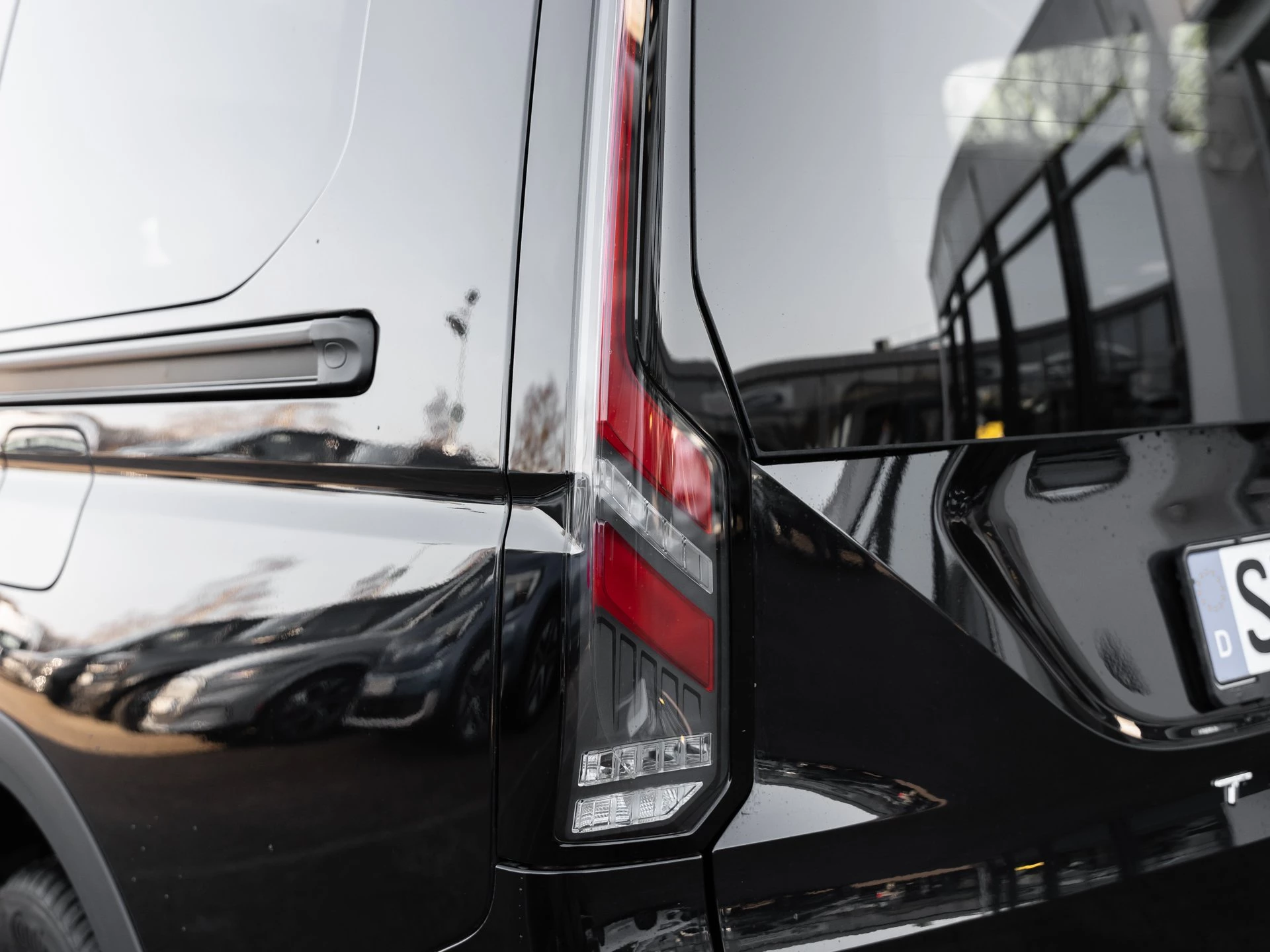 Ford Tourneo Connect Grand Active GJR*LED*NAVI*RFK