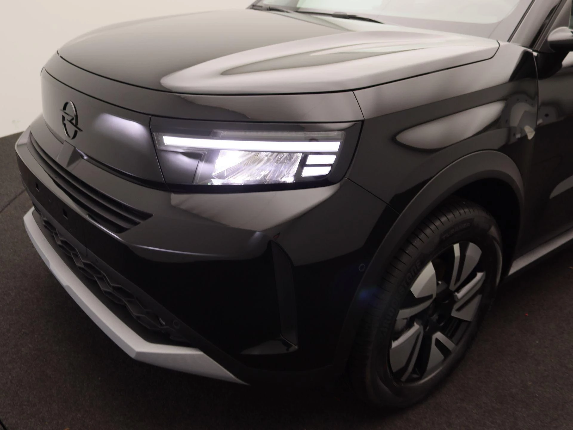 Opel-Frontera-image-16