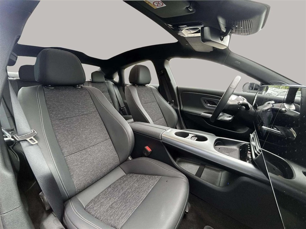 Mercedes-Benz-CLA-image-18