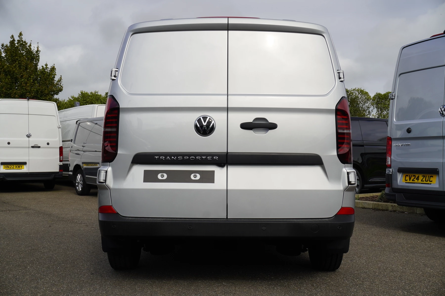 Volkswagen-Transporter-image-6