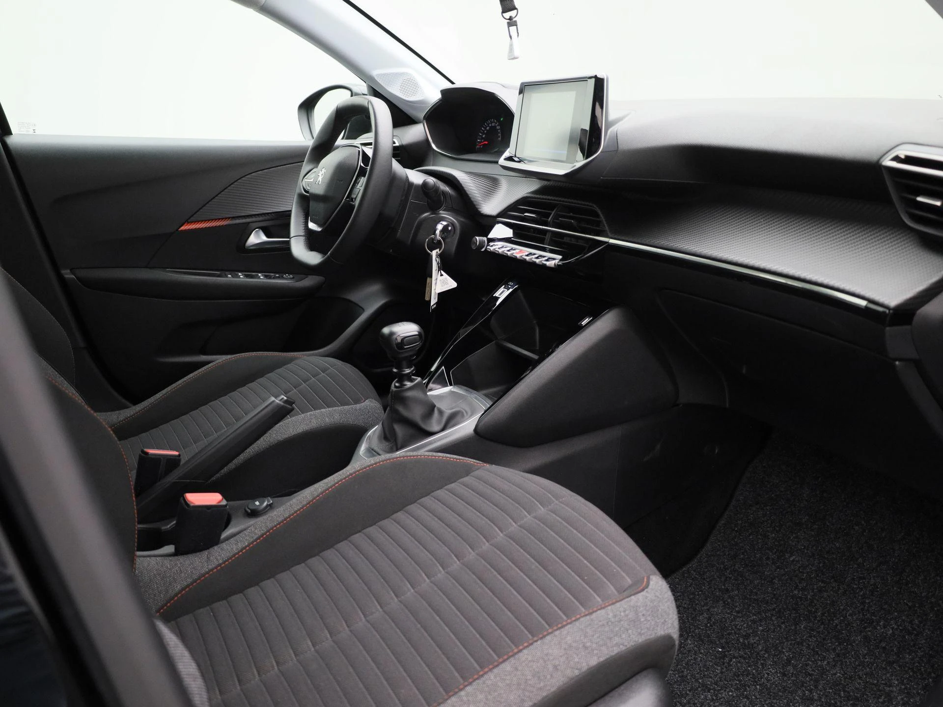 Peugeot-208-image-27
