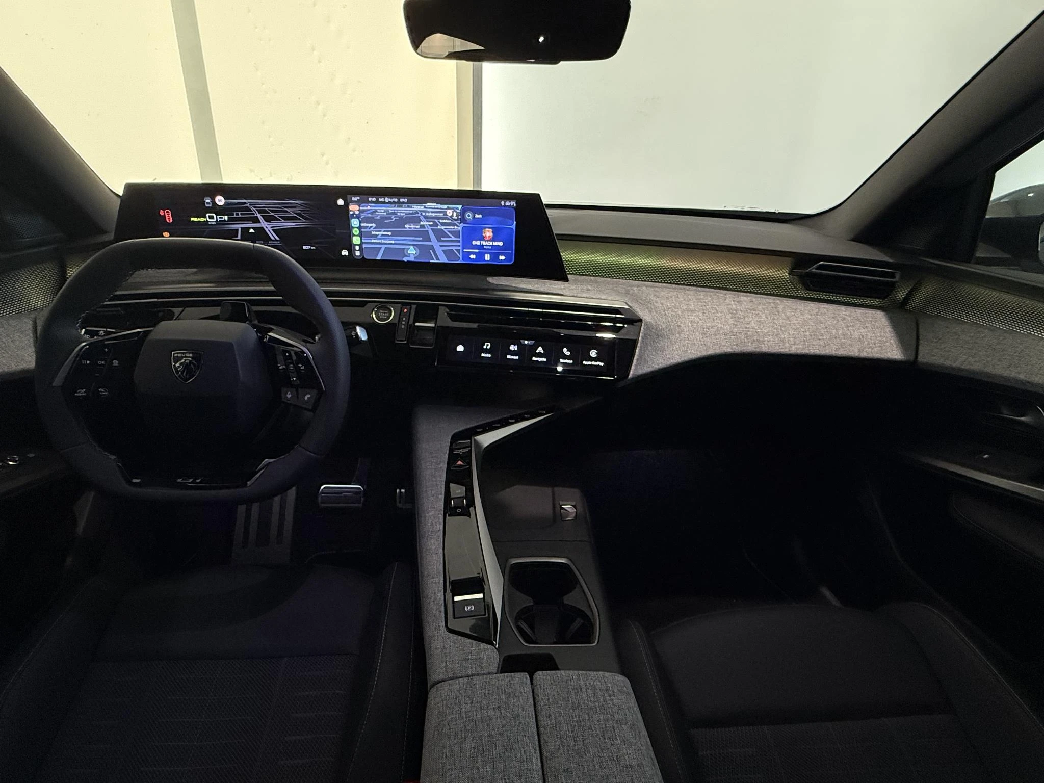Peugeot e-3008 GT Long Range 230 97 kWh