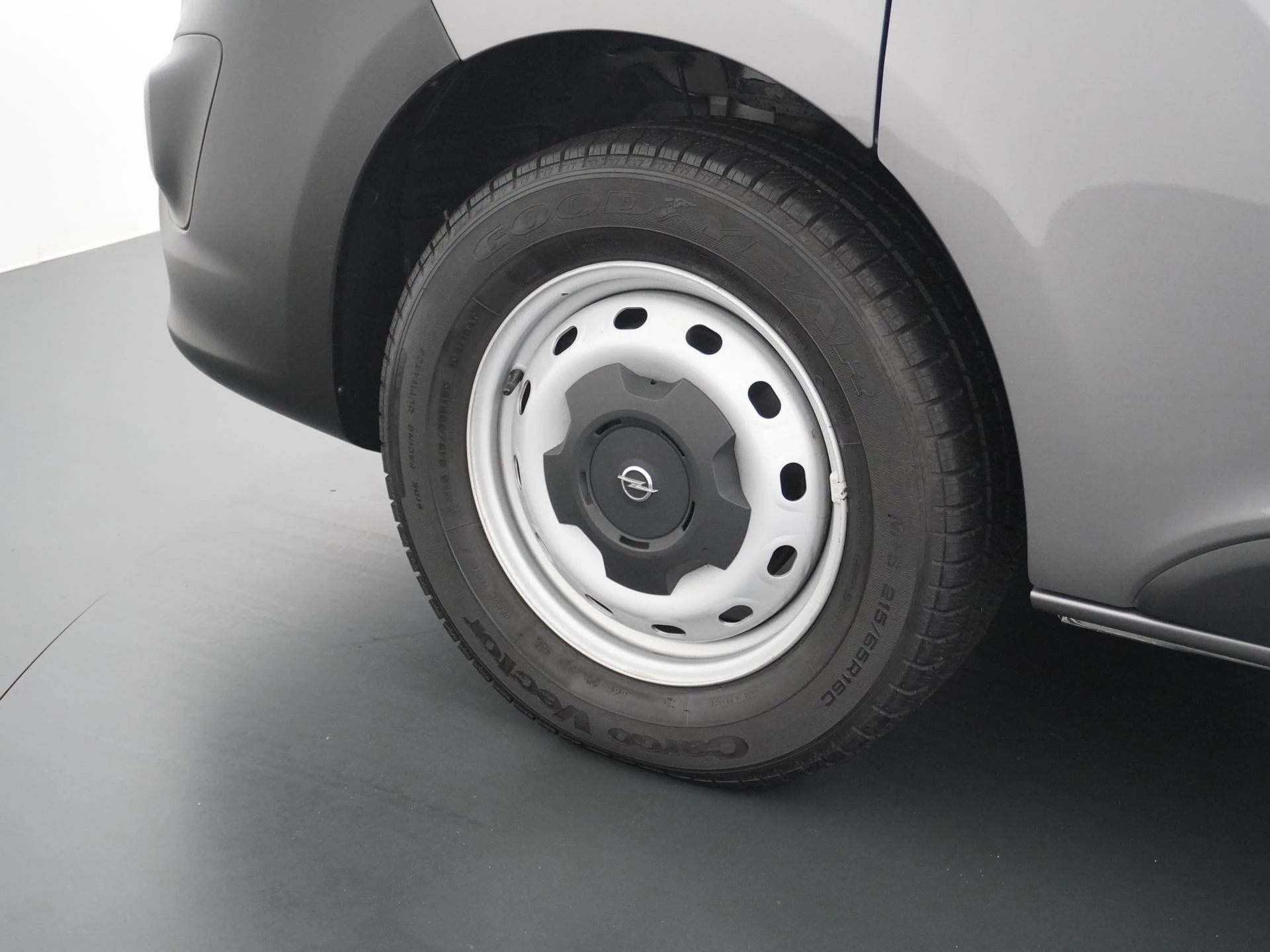 Opel-Vivaro-image-10