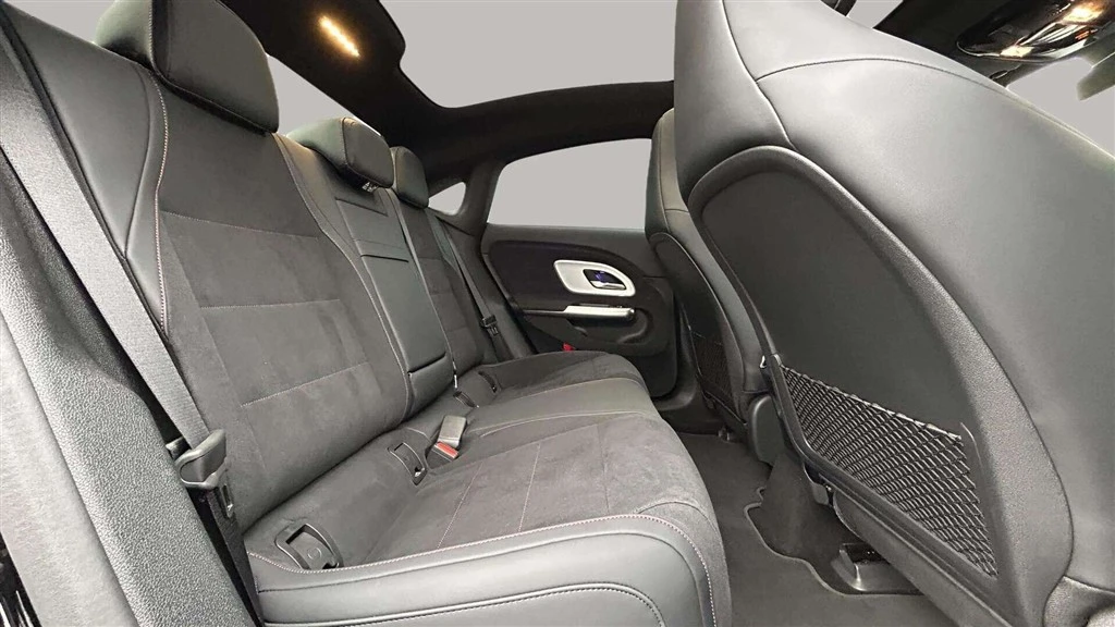 Mercedes-Benz-CLA-image-21