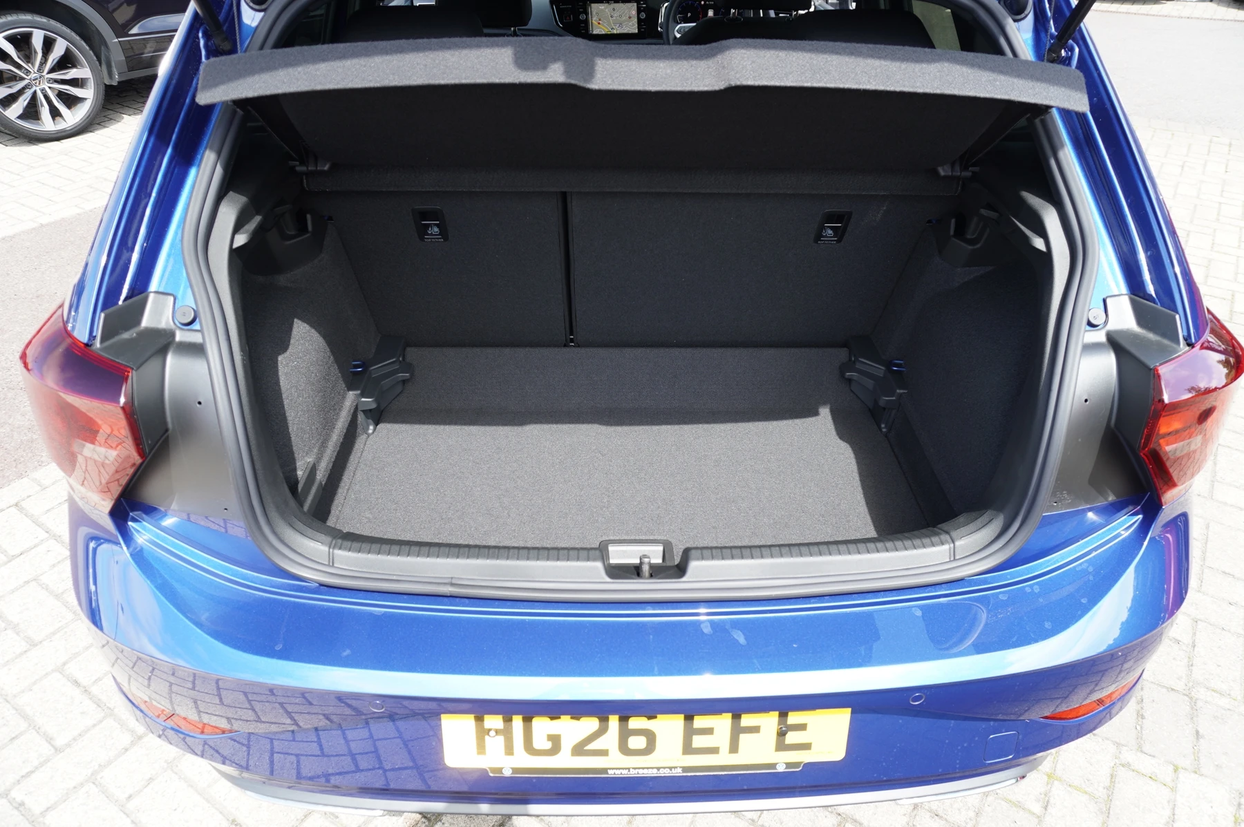 Volkswagen-Polo-image-13
