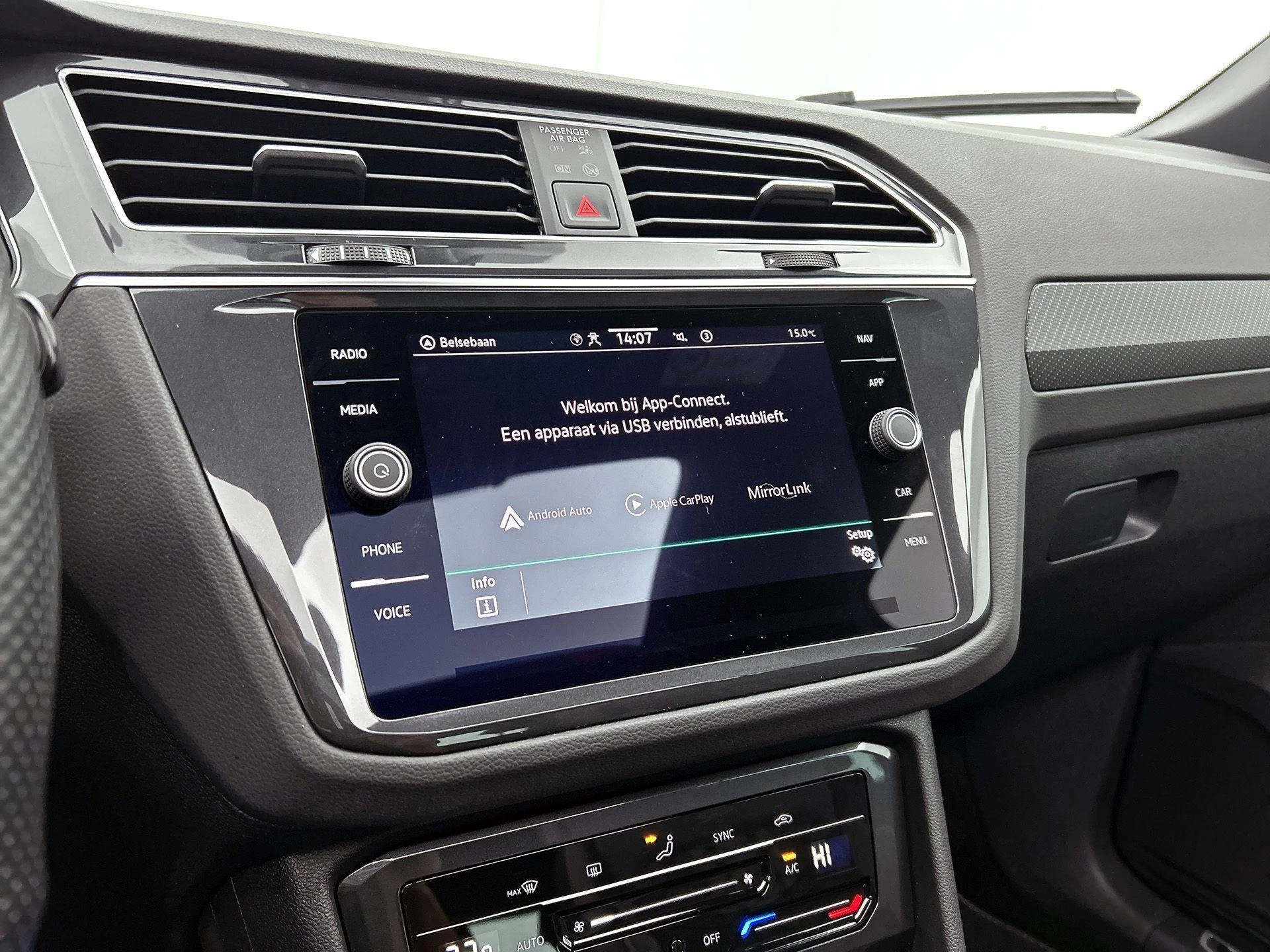 Volkswagen-Tiguan-image-10