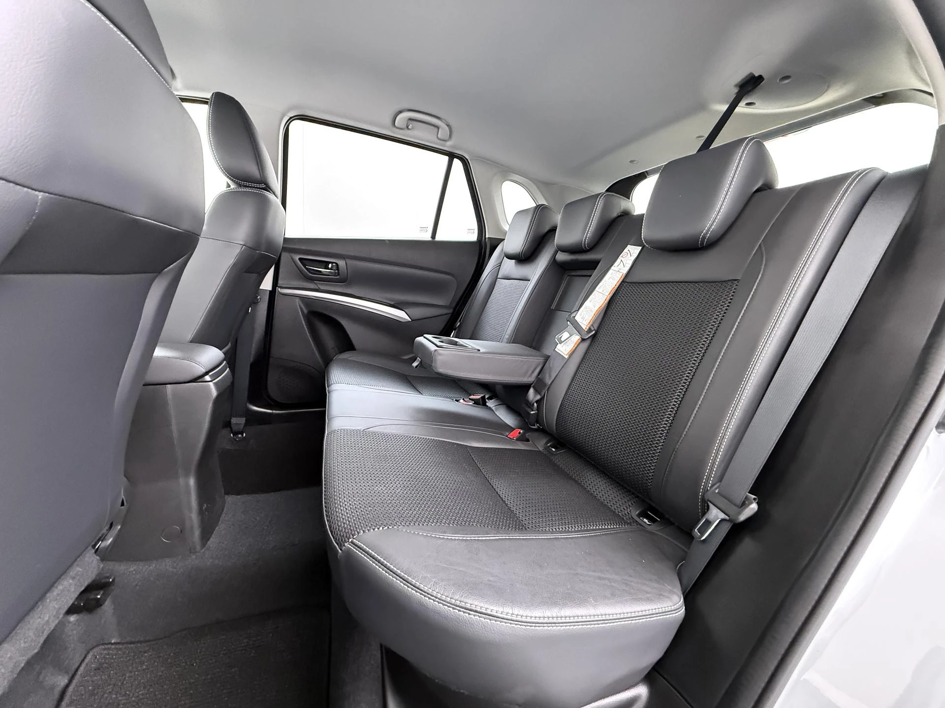 Suzuki-S-Cross-image-19