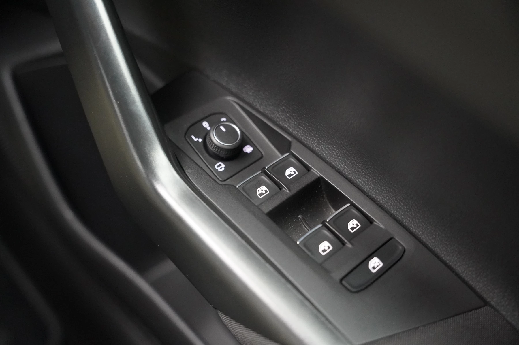 Volkswagen-Polo-image-19