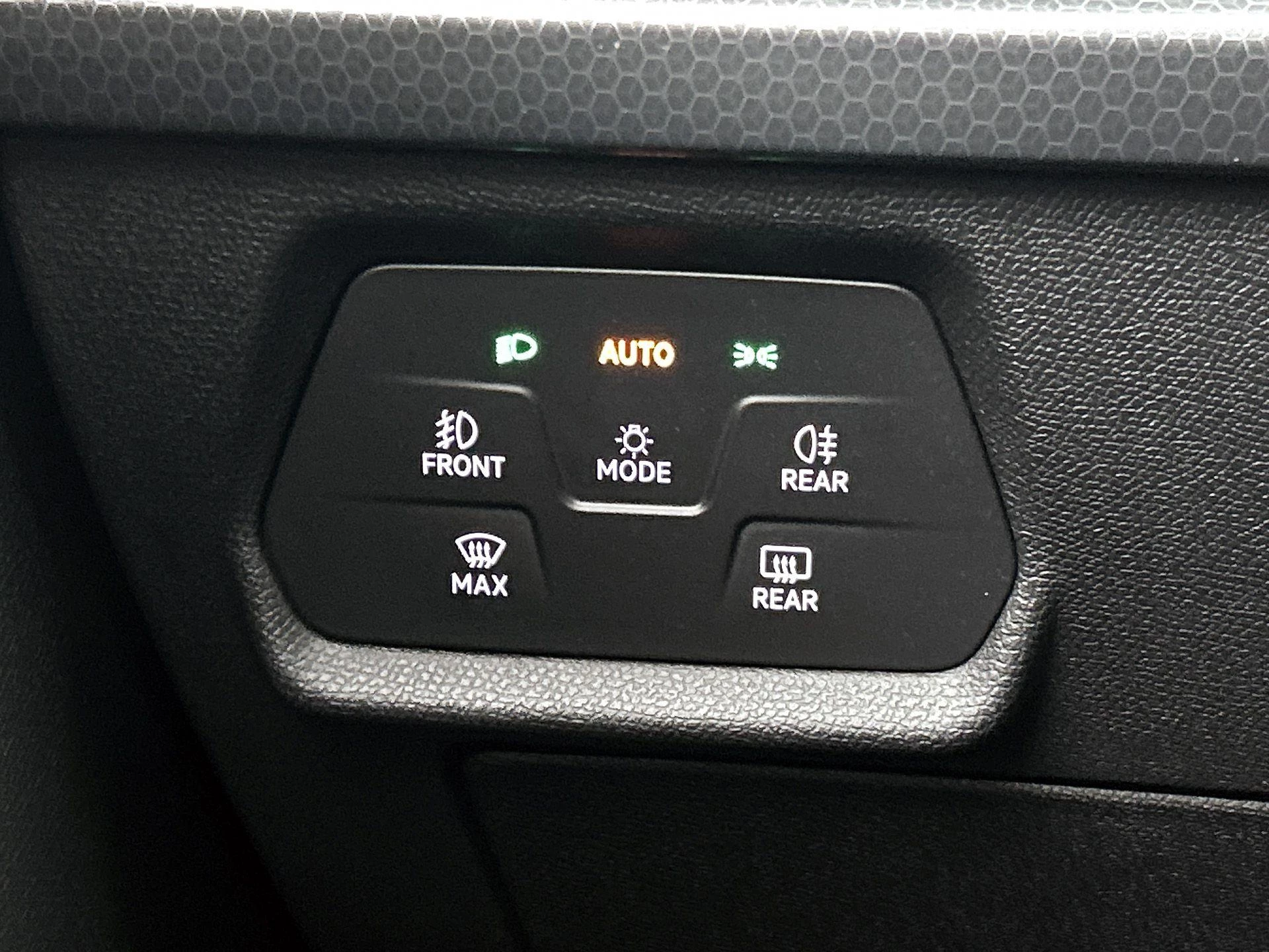 SEAT-Leon-image-21