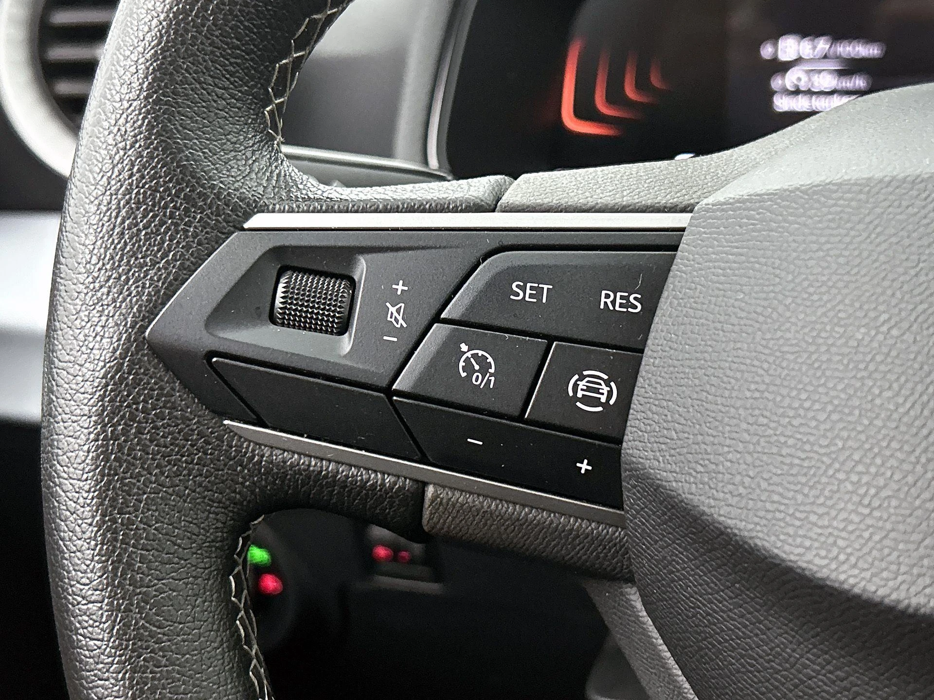 SEAT-Arona-image-5