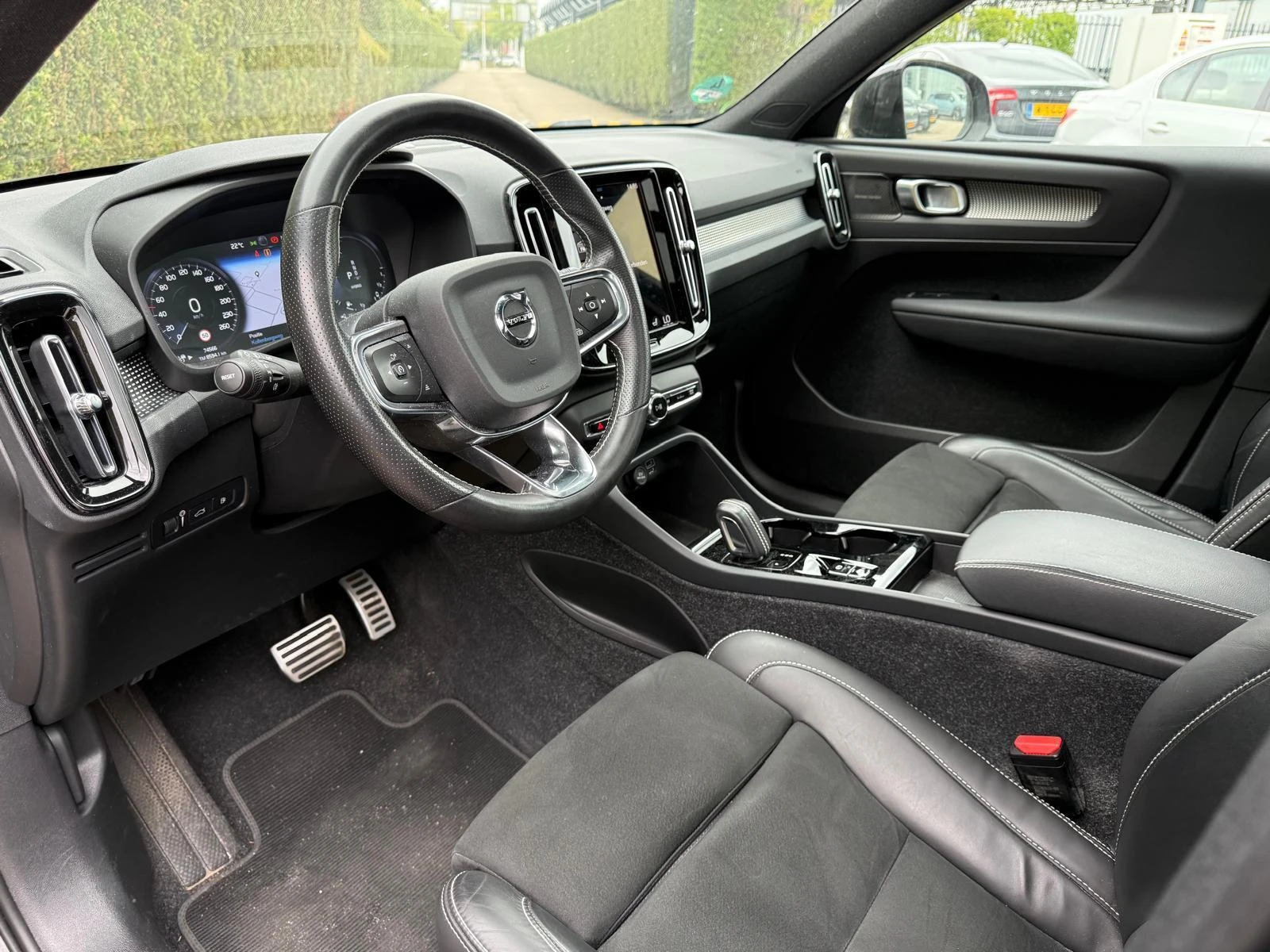 Volvo-XC40-image-9