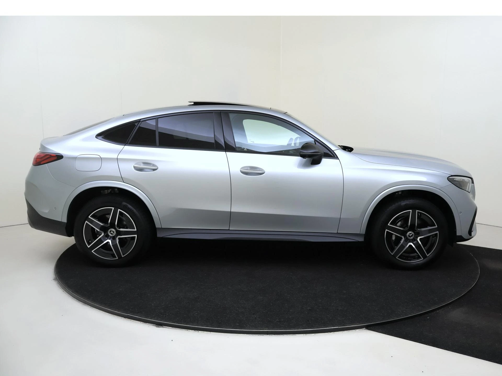 Mercedes-Benz-GLC-image-8