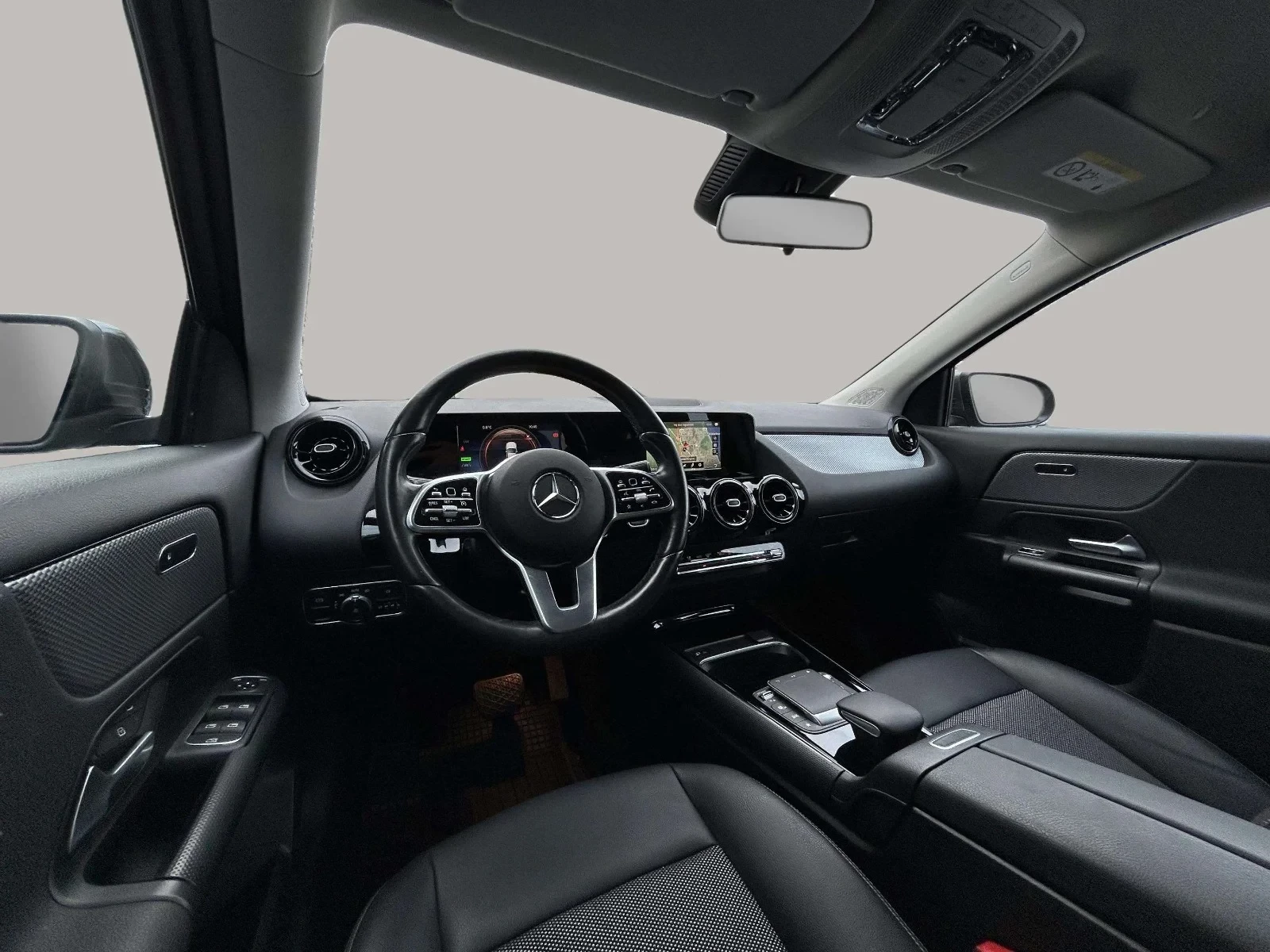 Mercedes-Benz-GLA-image-14