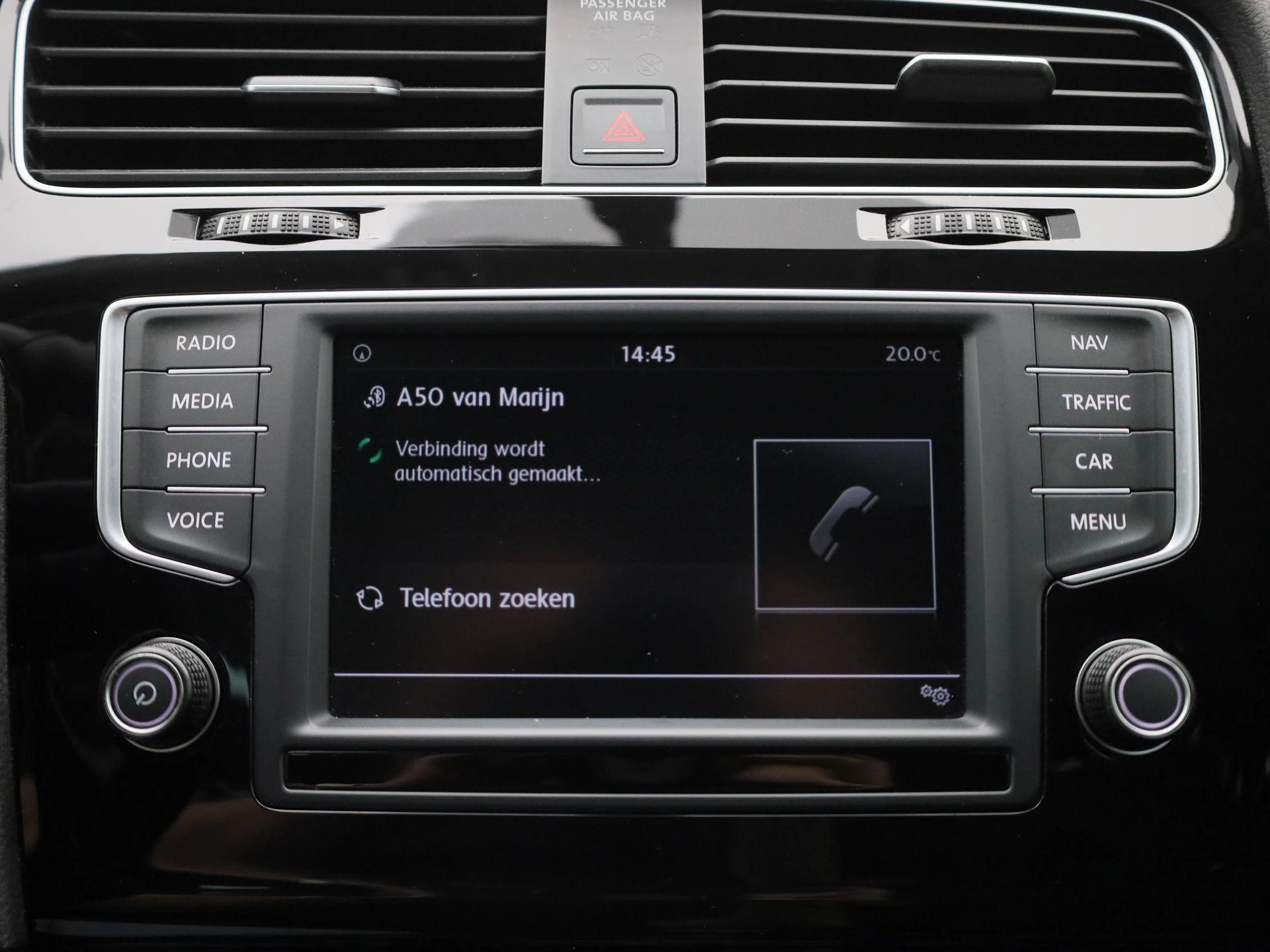 Volkswagen-Golf-image-20