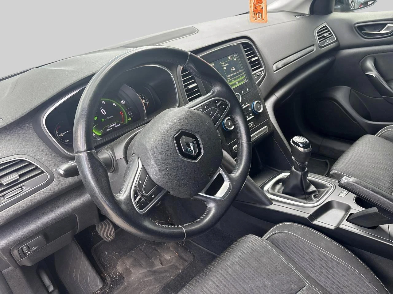 Renault-Mégane Grand Tour-image-8