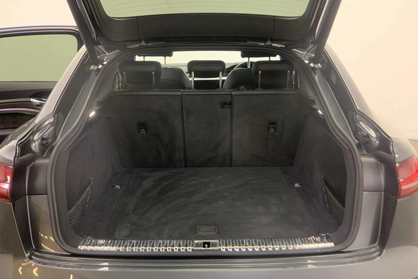 Audi-e-tron-image-8