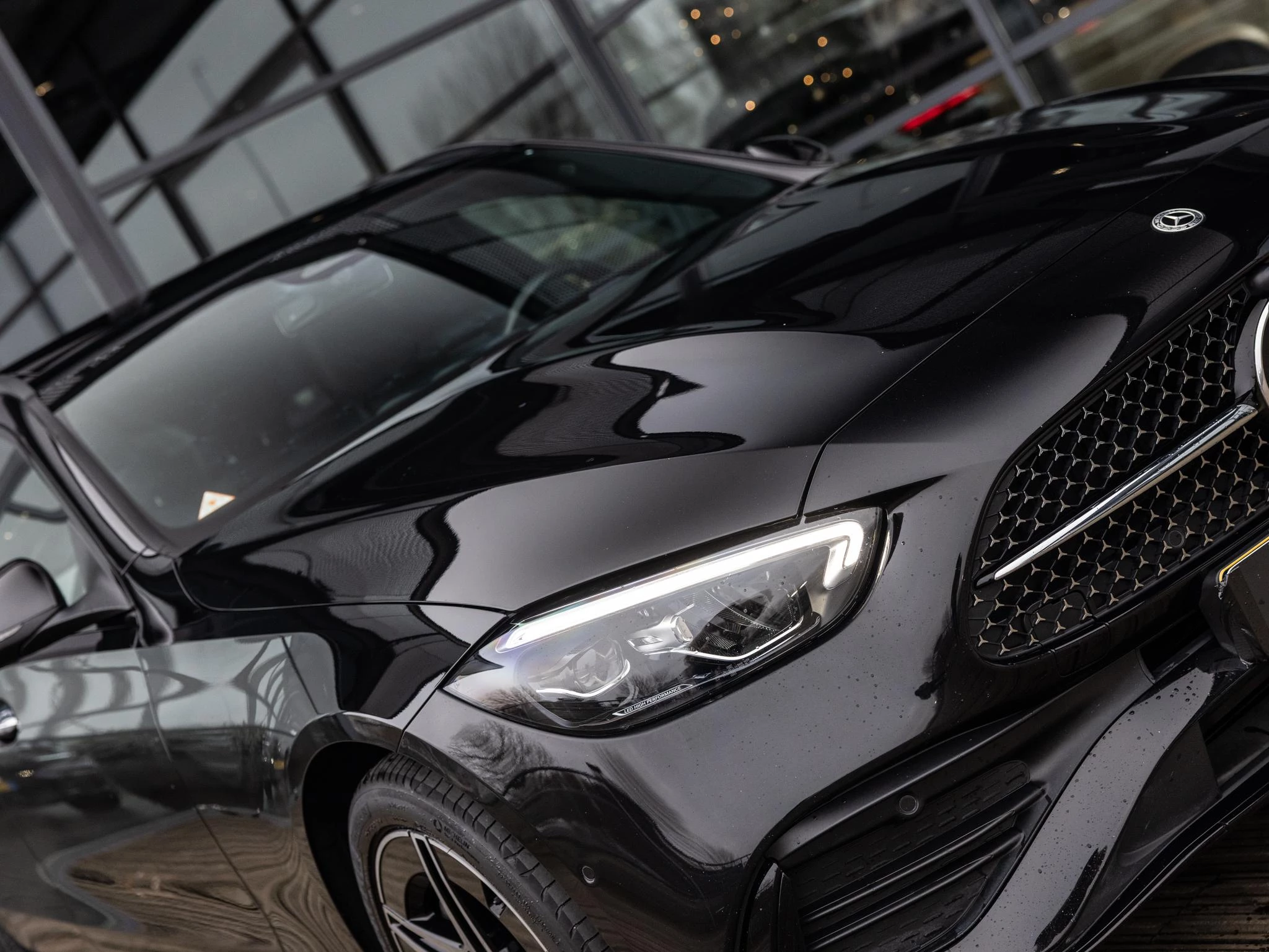 Mercedes-Benz-C-Klasse-image-8