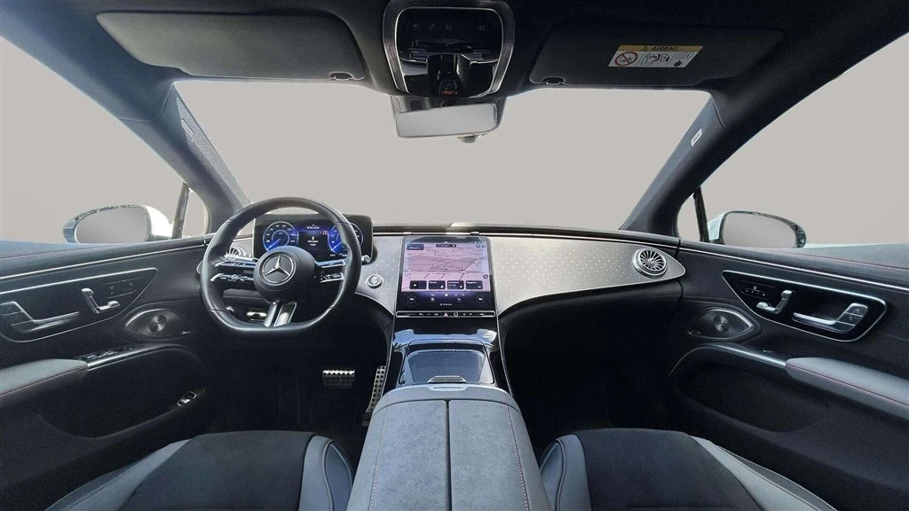Mercedes-Benz-EQS-image-12