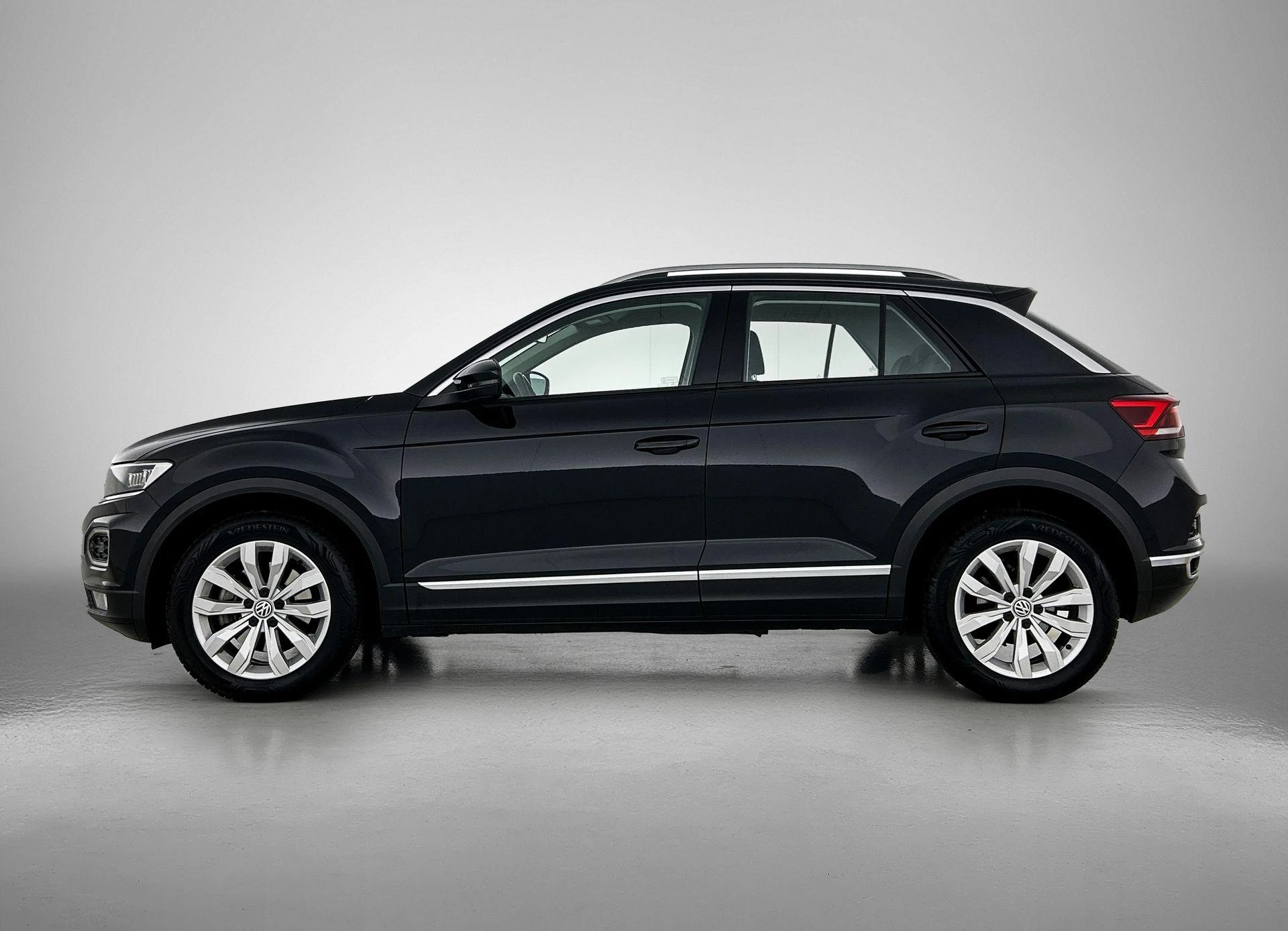 Volkswagen-T-Roc-image-1
