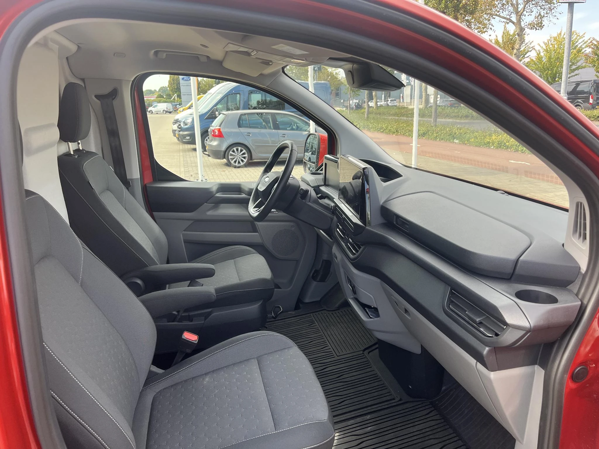 Ford-Transit Custom-image-9