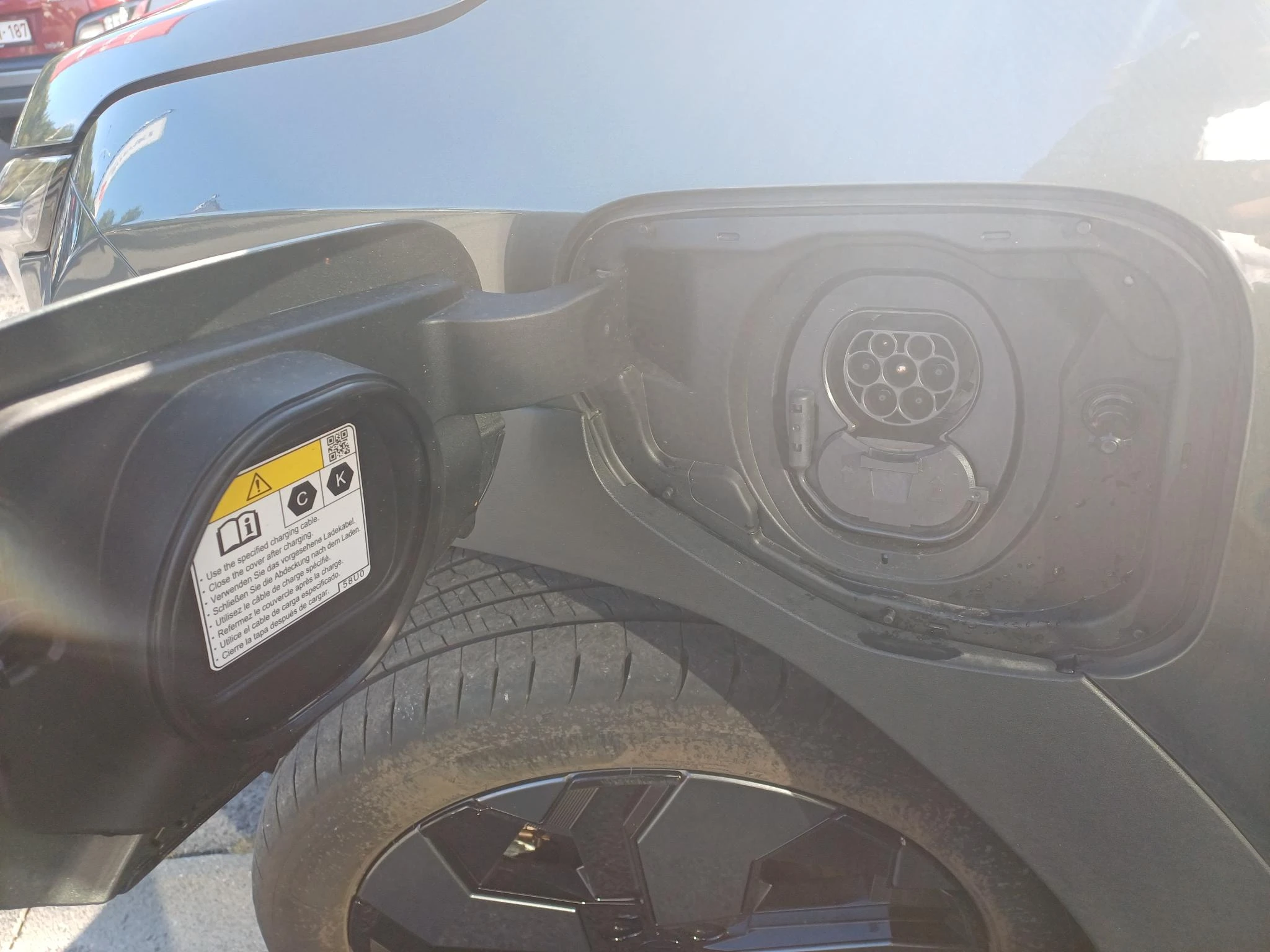 Suzuki-e Vitara-image-8