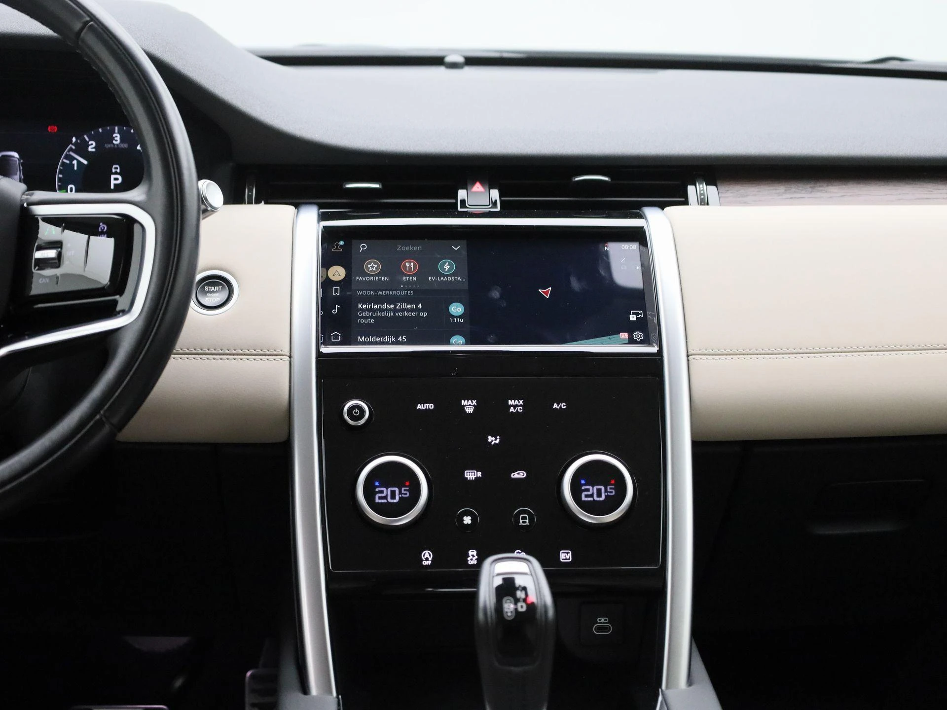 Land Rover-Discovery Sport-image-8