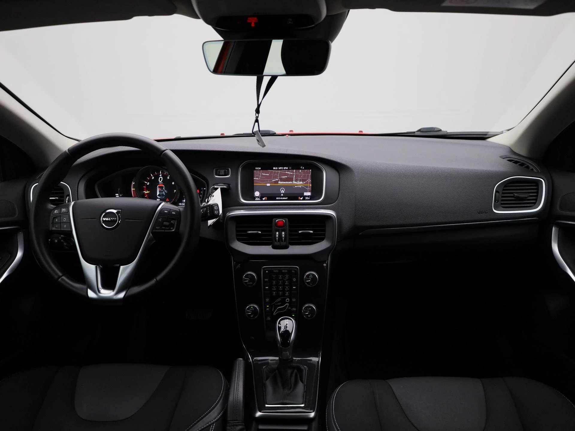 Volvo-V40-image-39