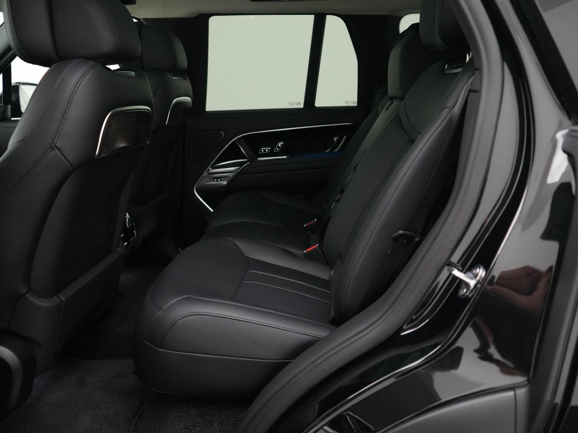 Land Rover-Range Rover-image-44