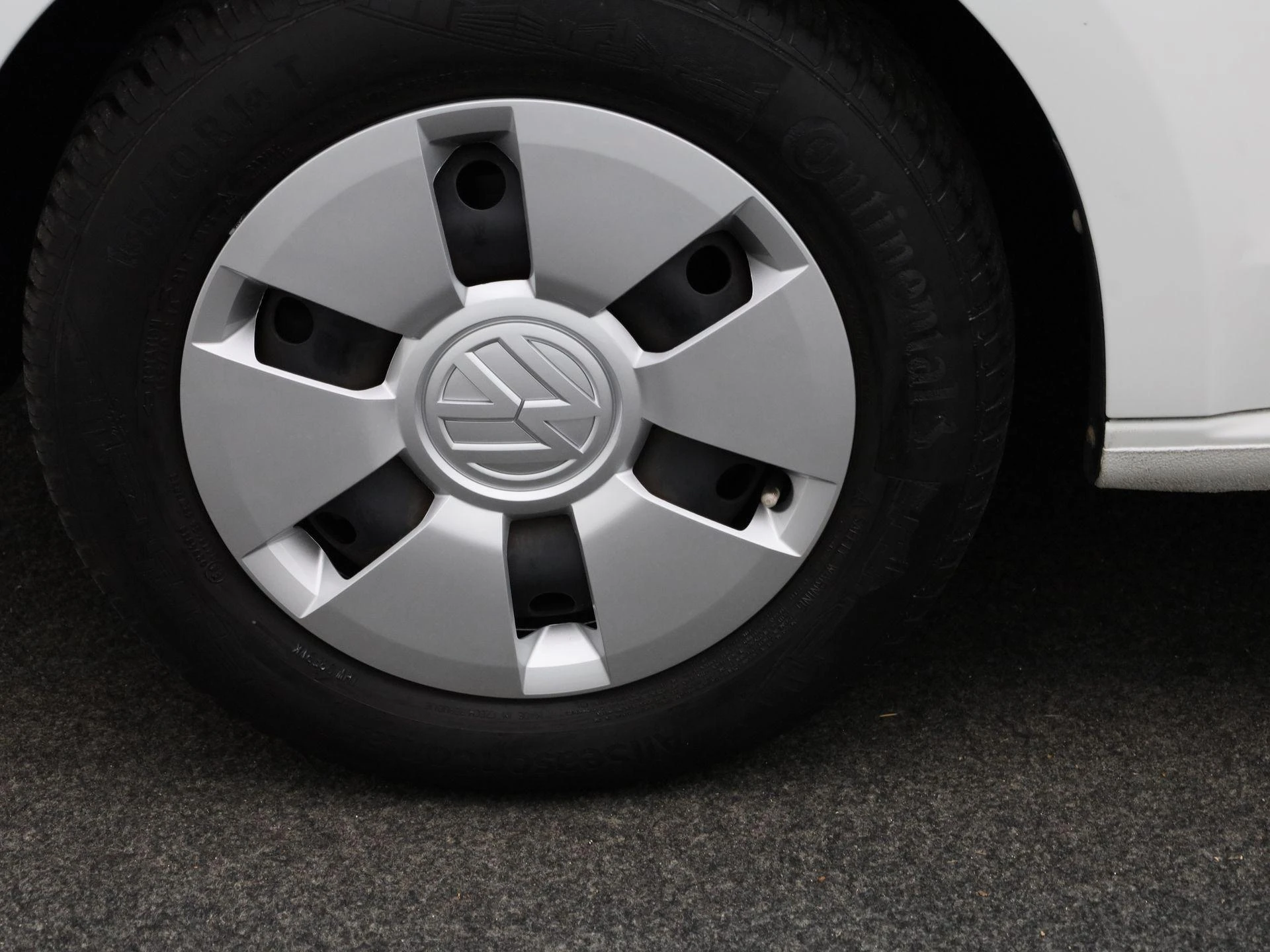 Volkswagen-up!-image-11