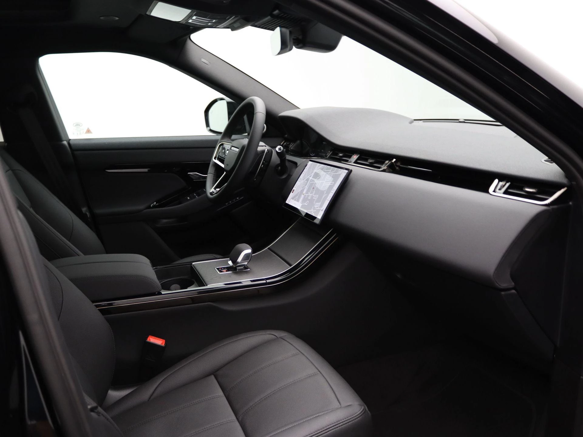 Land Rover-Range Rover Evoque-image-32