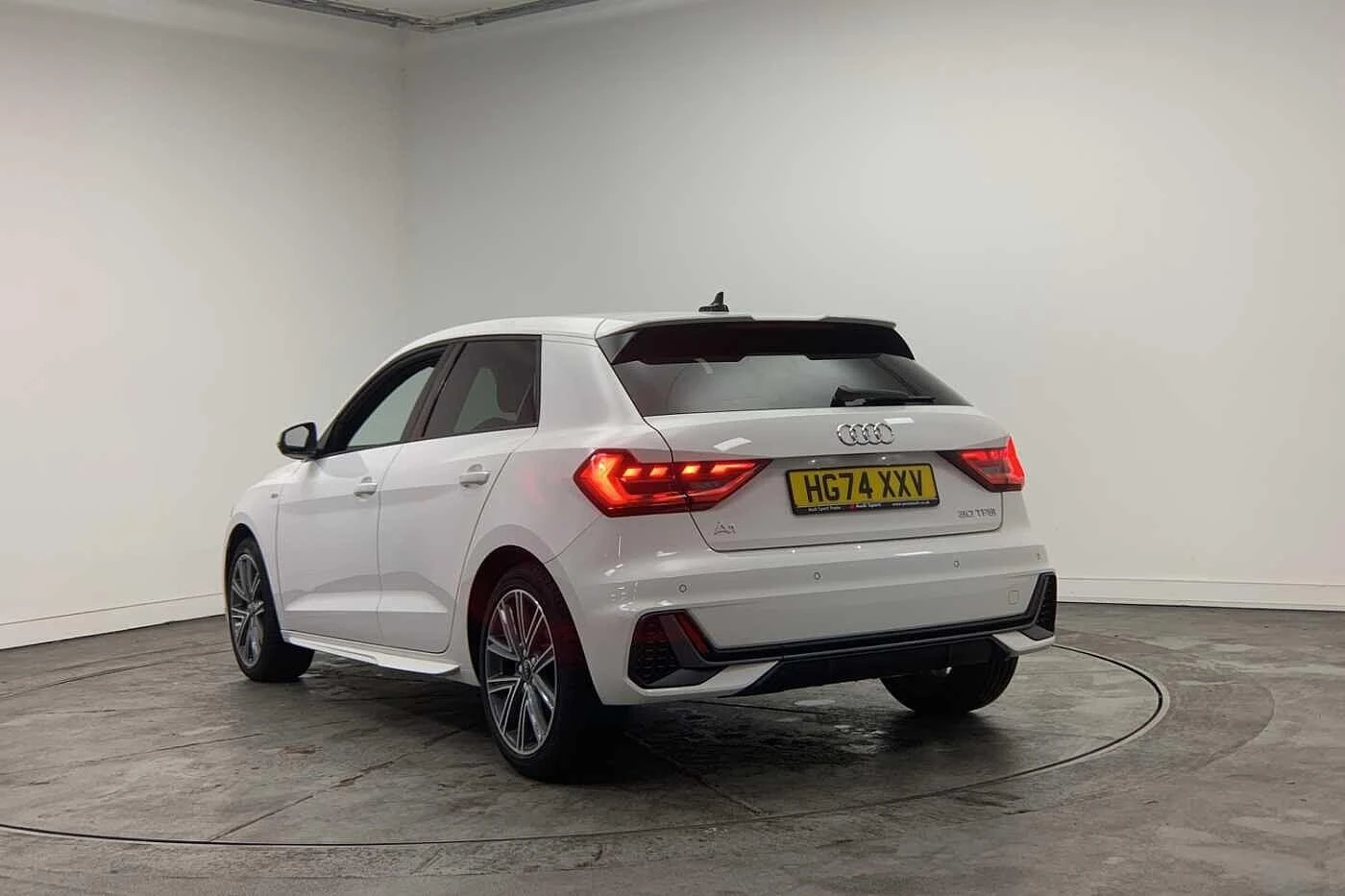 Audi-A1 Sportback-image-2