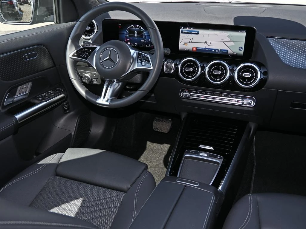 Mercedes-Benz-GLA 200 d-image-10