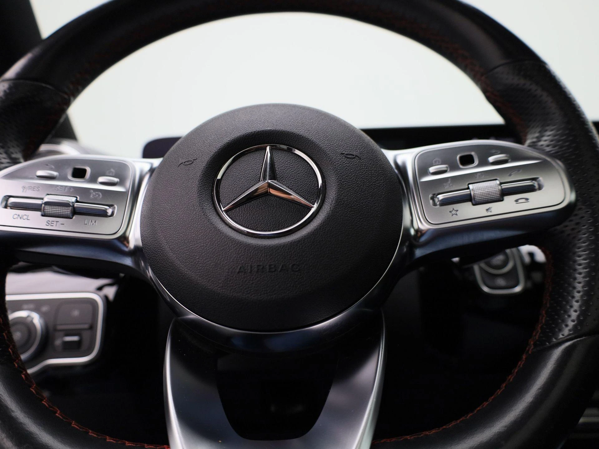 Mercedes-Benz-A-Klasse-image-36