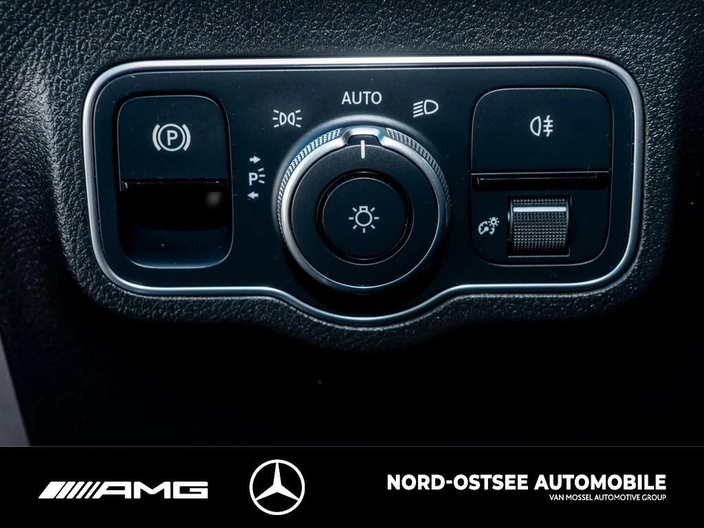 Mercedes-Benz GLA 250 AMG AHK MULTIBEAM PAKRPAKET SOUND DAB AMG