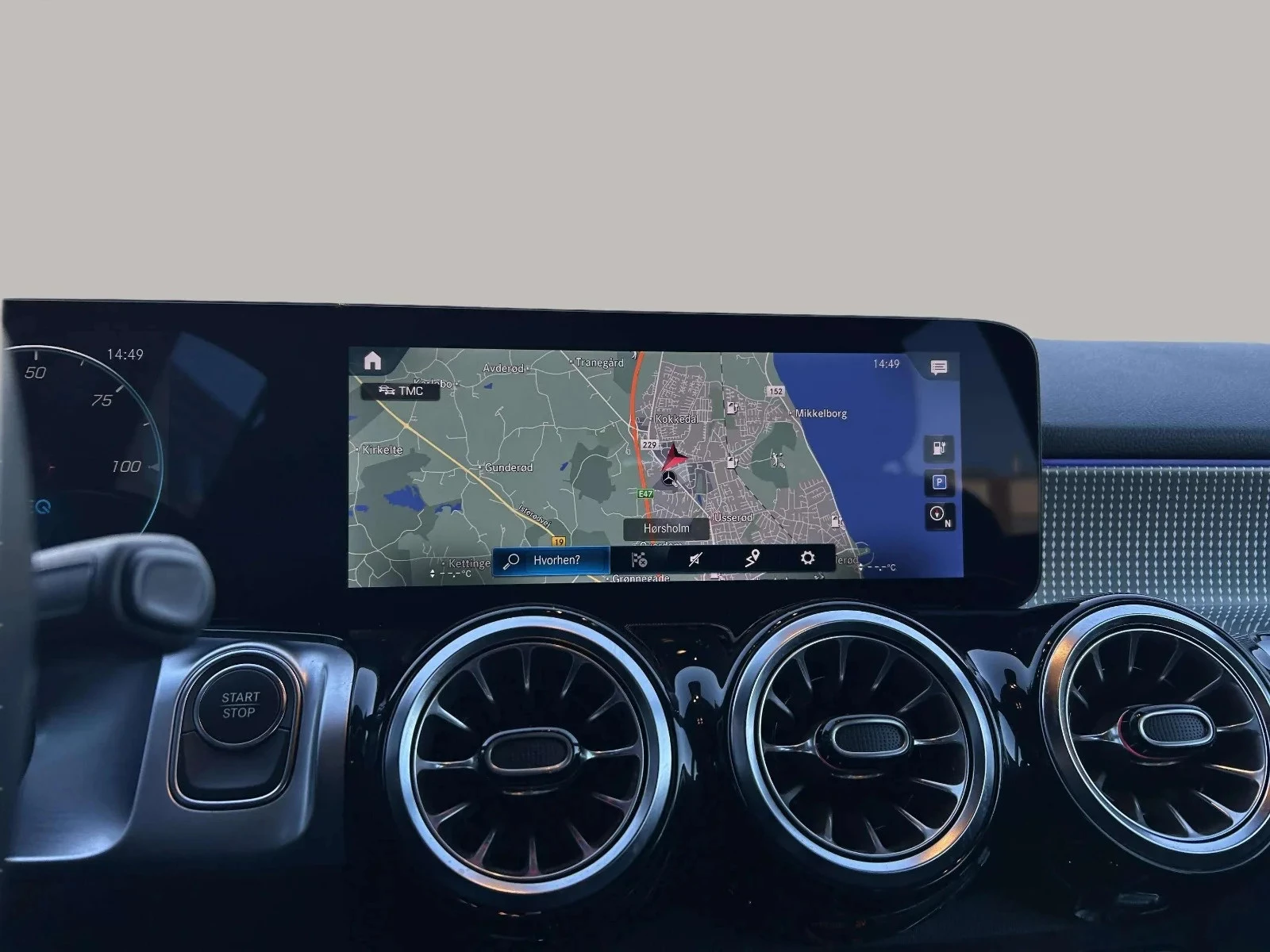 Mercedes-Benz-EQB-image-16