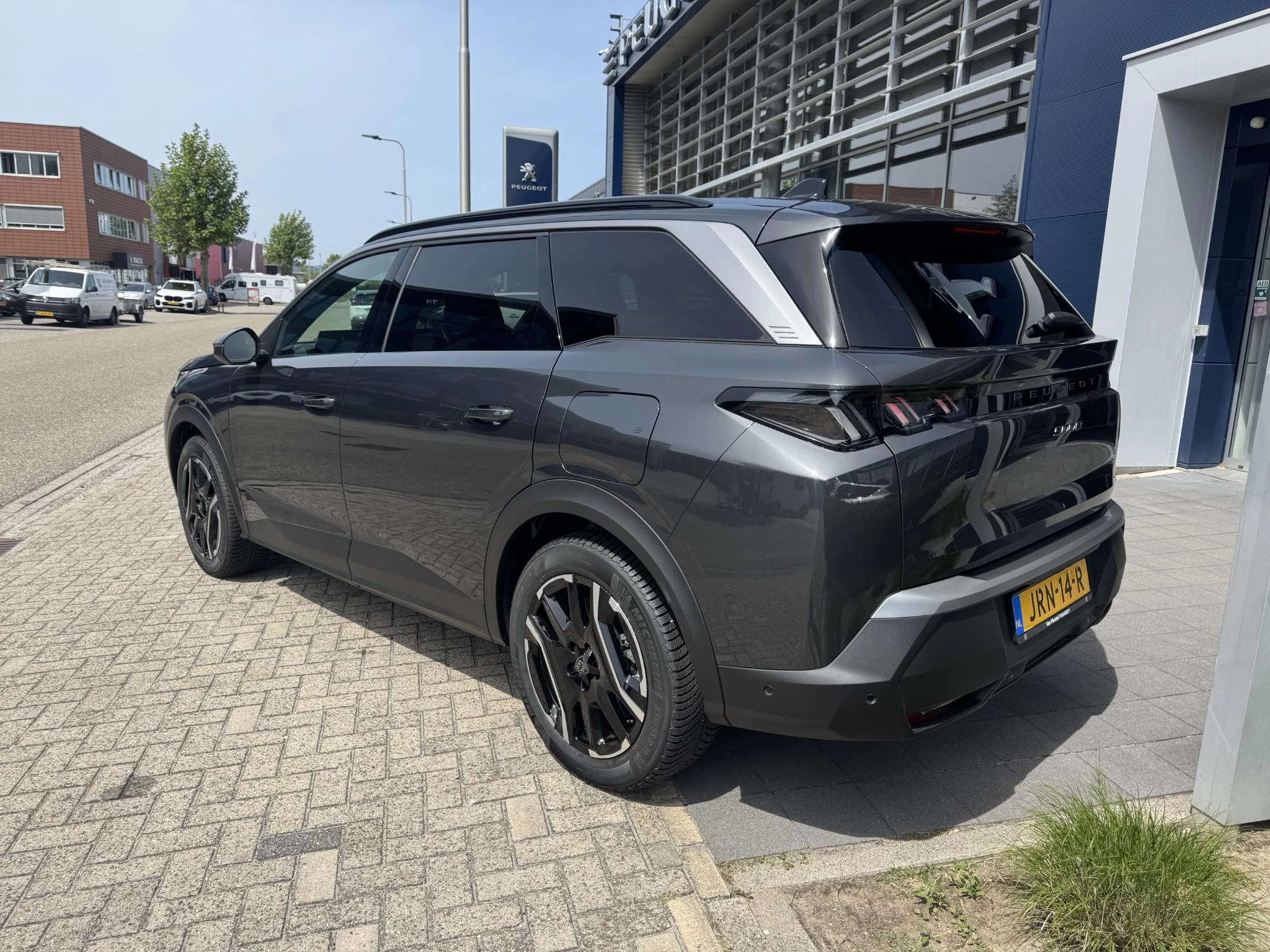 Peugeot-5008-image-2