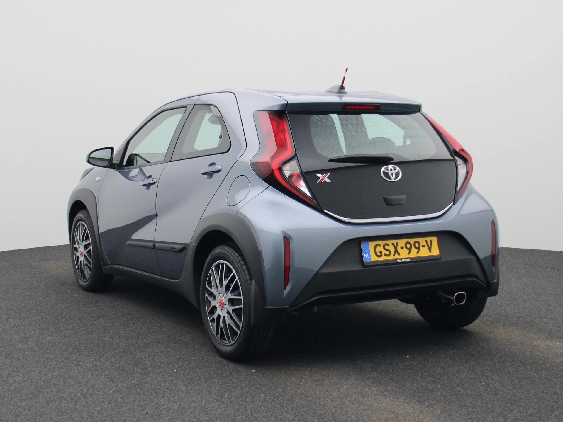 Toyota Aygo X 1.0 VVT-i S-CVT Play