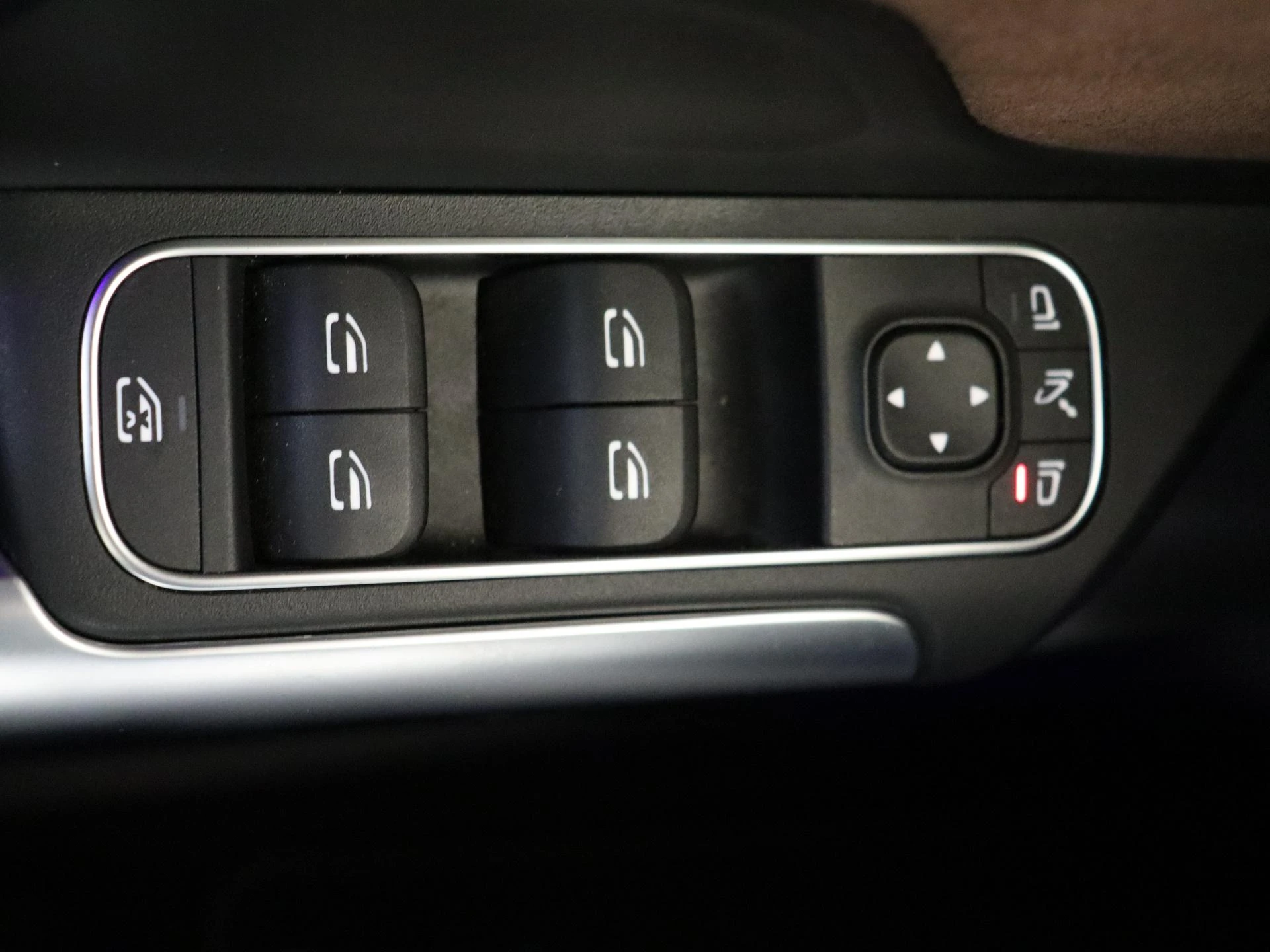 Mercedes-Benz-GLA-image-26