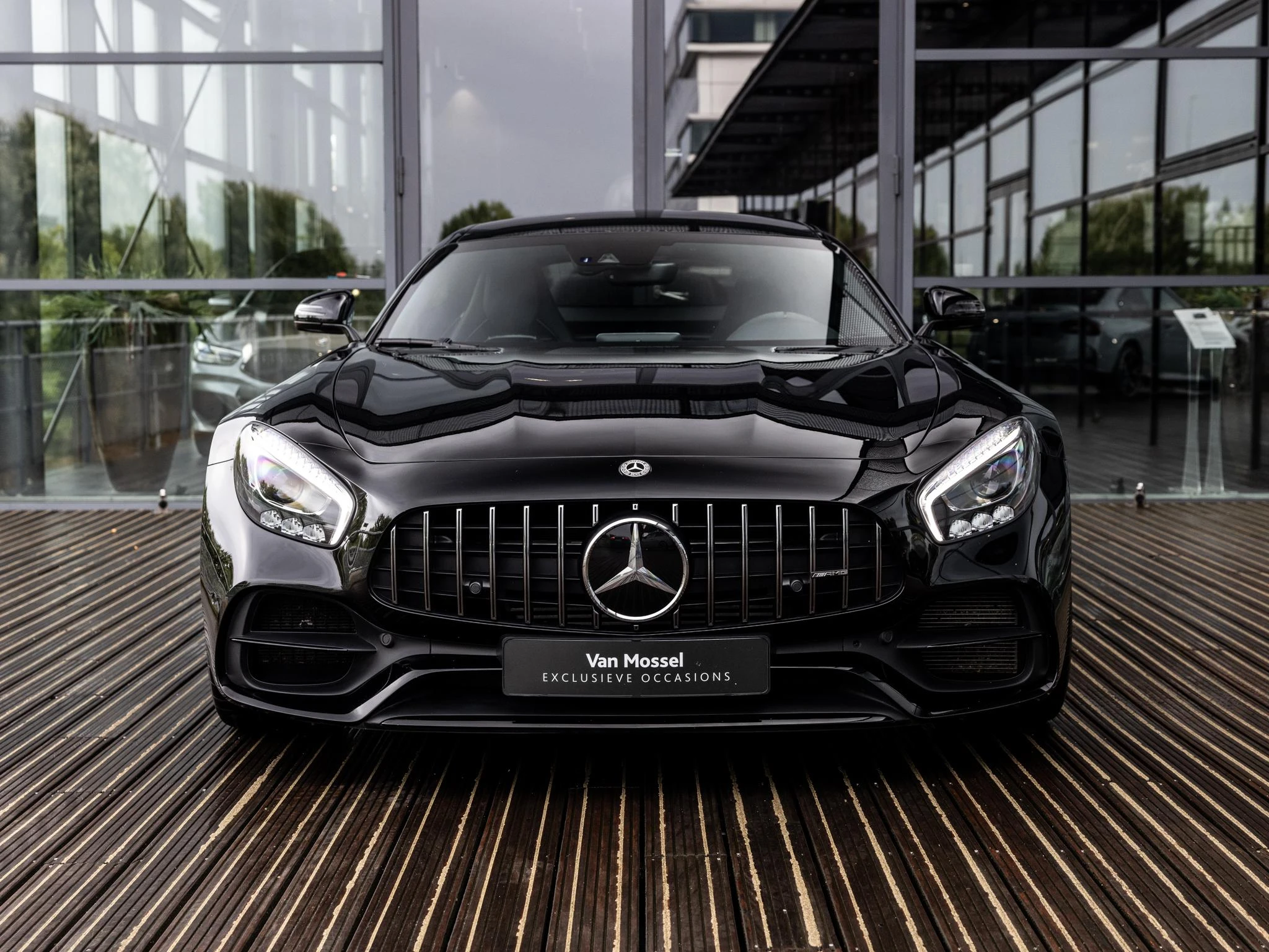 Mercedes-AMG-GT-image-1