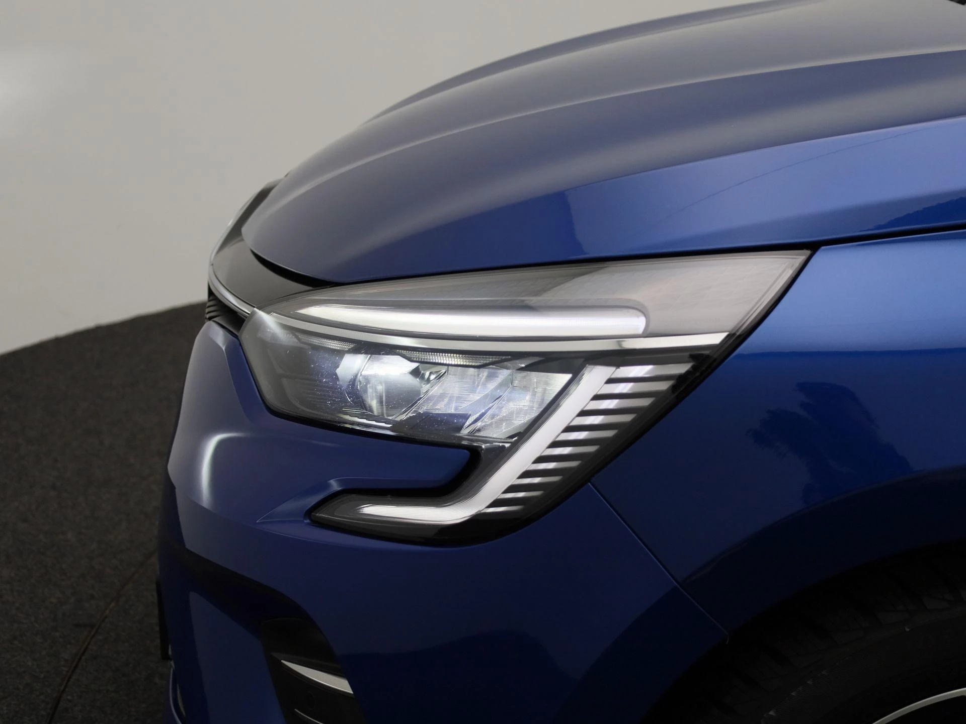 Renault-Clio-image-11