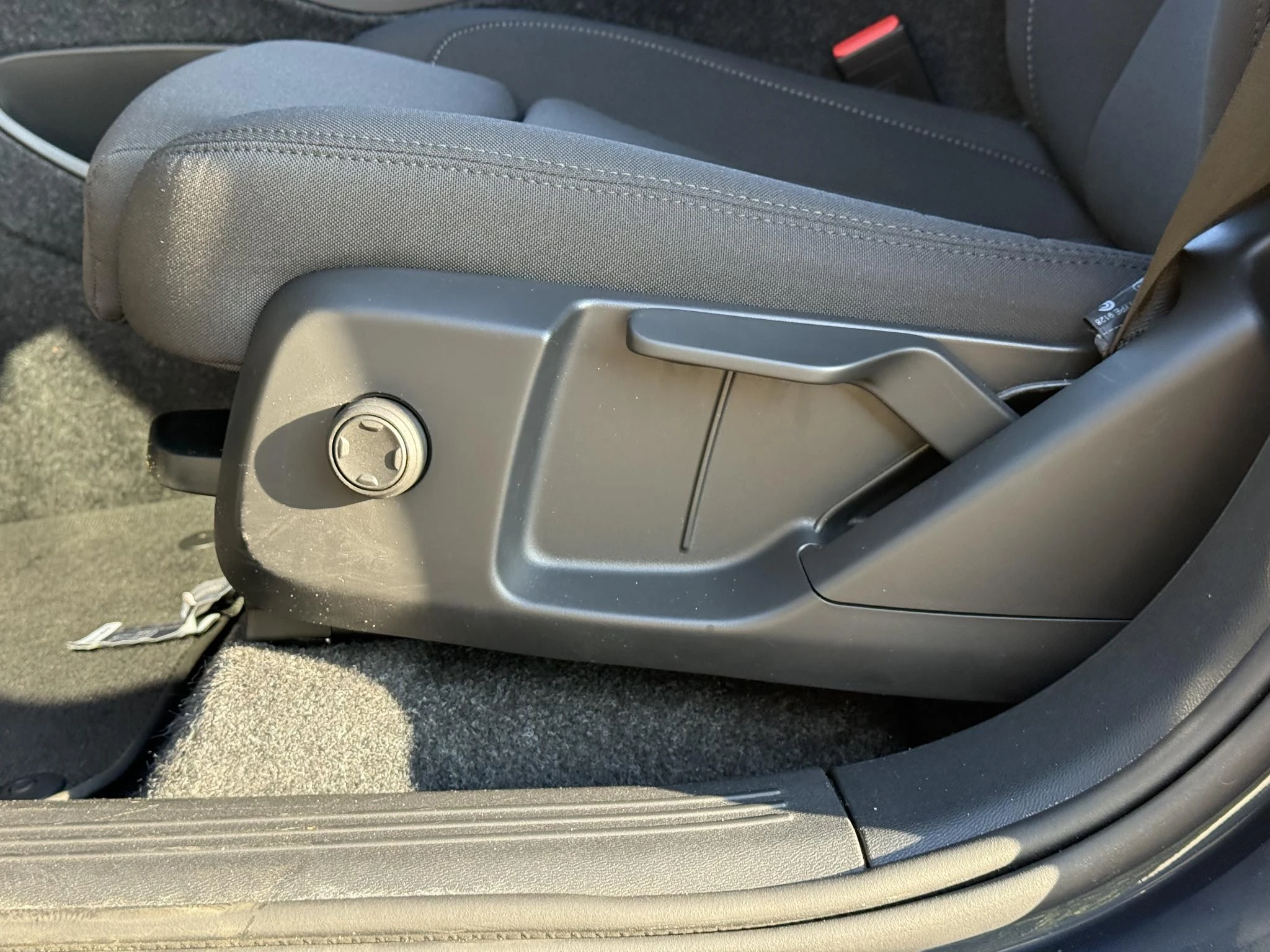 Volvo-EX40-image-18