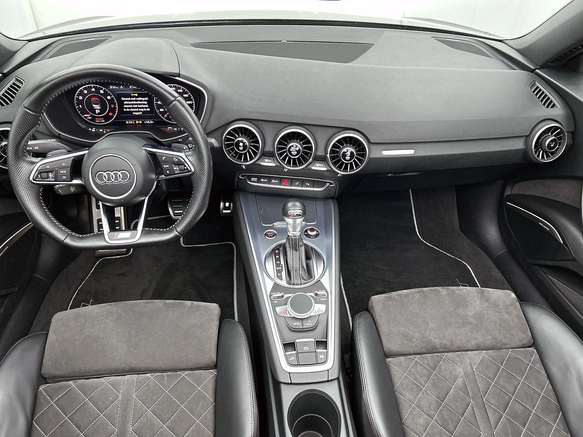 Audi-TT-image-18