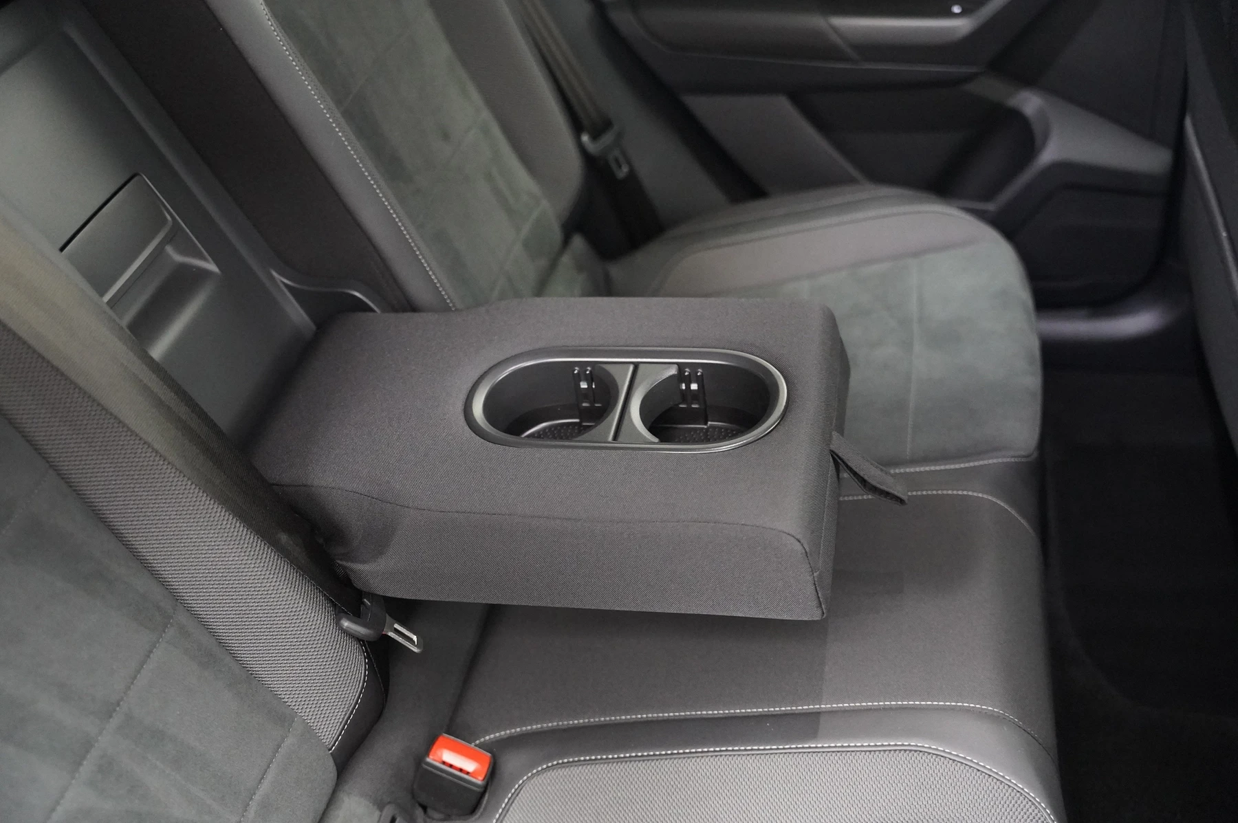 Volkswagen-T-Roc-image-28