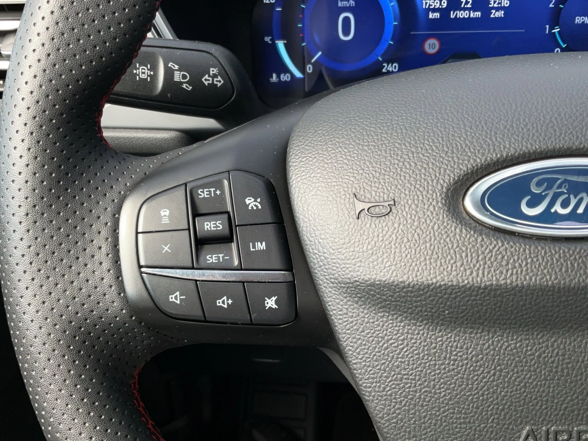 Ford Kuga ST-Line X*PANO*AHK*KAM*ACC*NAVI*SOUND-SYS.