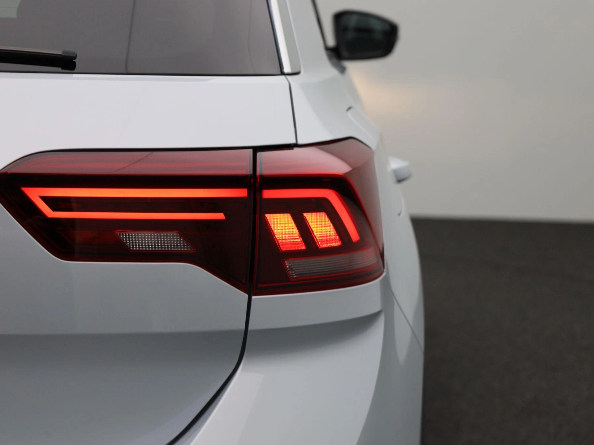 Volkswagen-T-Roc-image-35