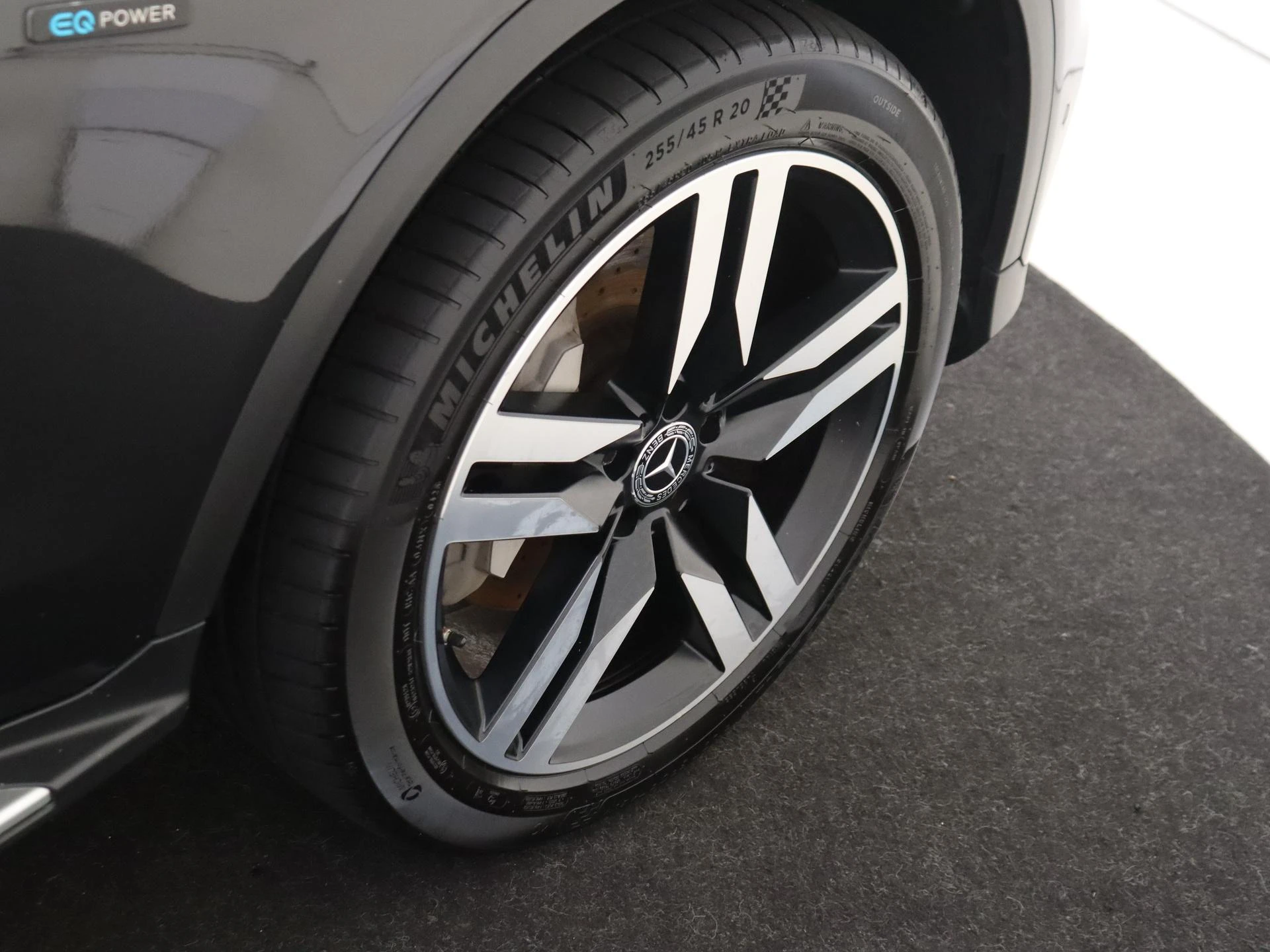 Mercedes-Benz-GLC-image-31