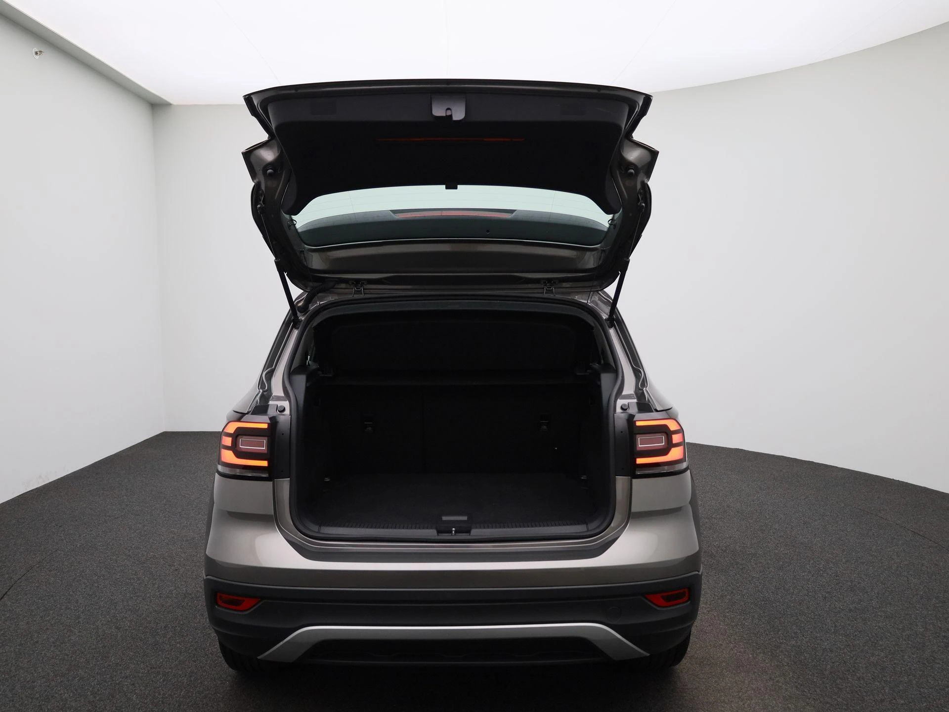 Volkswagen-T-Cross-image-10