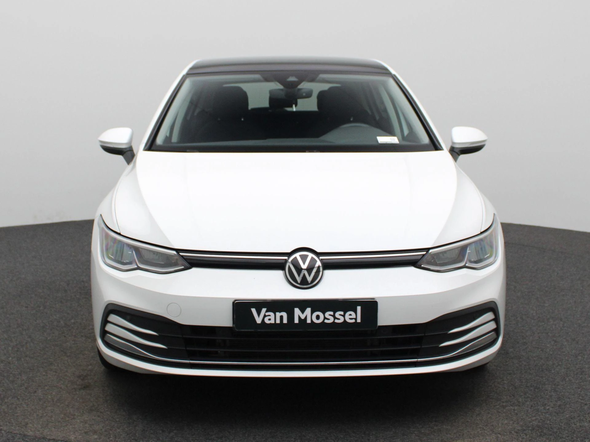 Volkswagen-Golf-image-4