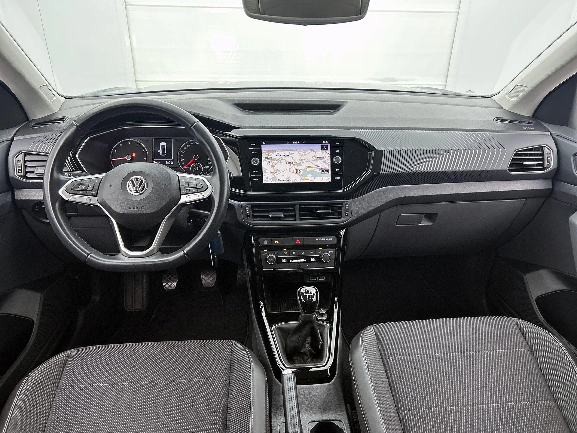 Volkswagen-T-Cross-image-16