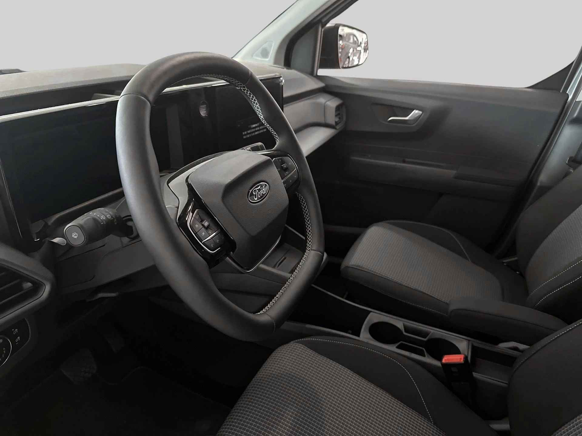 Ford-Tourneo Courier-image-8